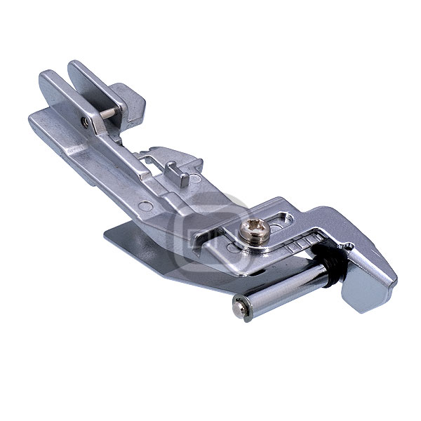 Lama Inferiore Per Tagliacuci Bernina 700d / 800d / 800dl – Ricambio Originale Nuovo