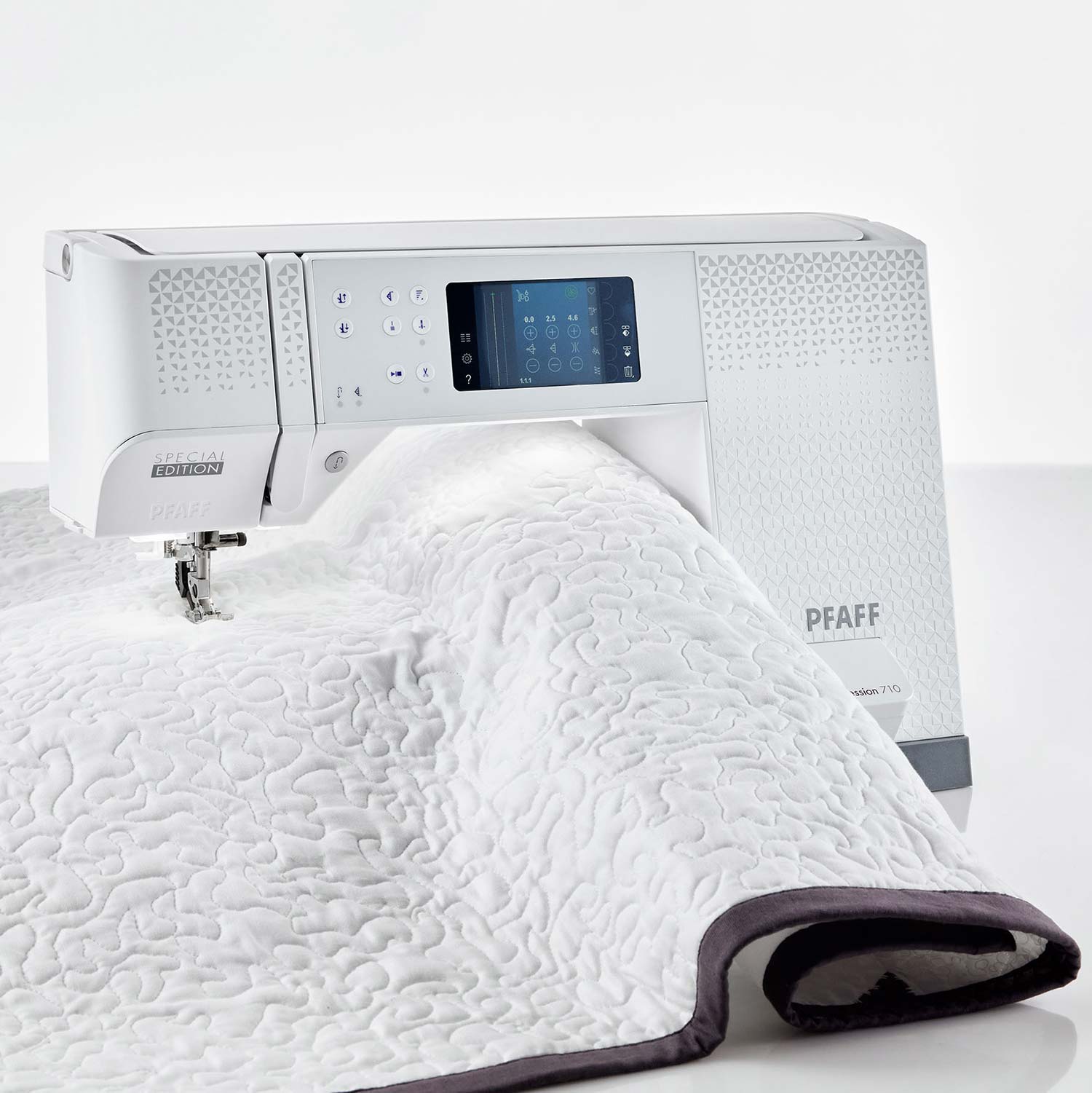 Pfaff expression 710 Spezial Edition