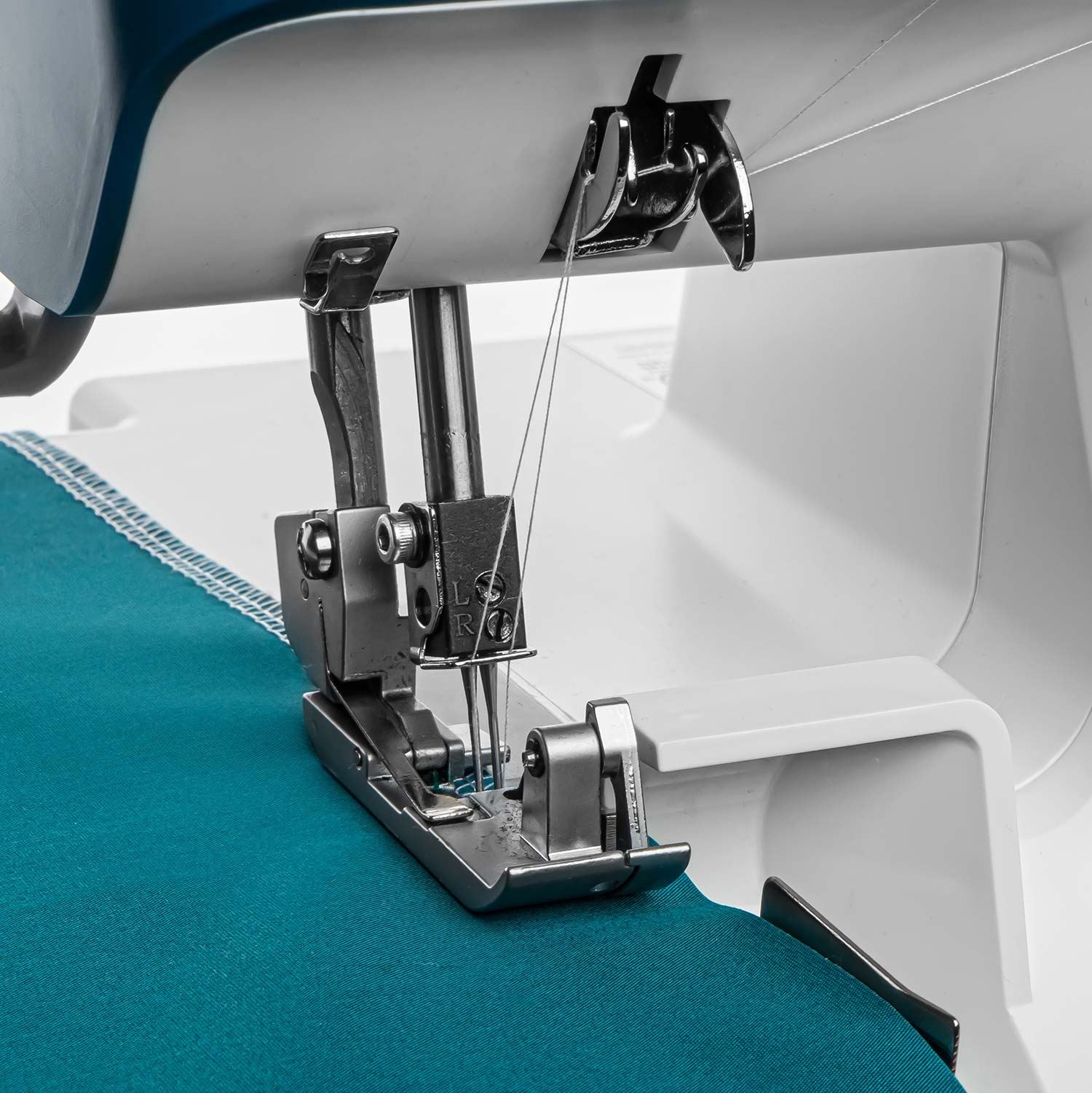 Pfaff admire 1000